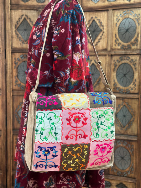 OVERSIZED FOLK ART SATCHEL (BA157)