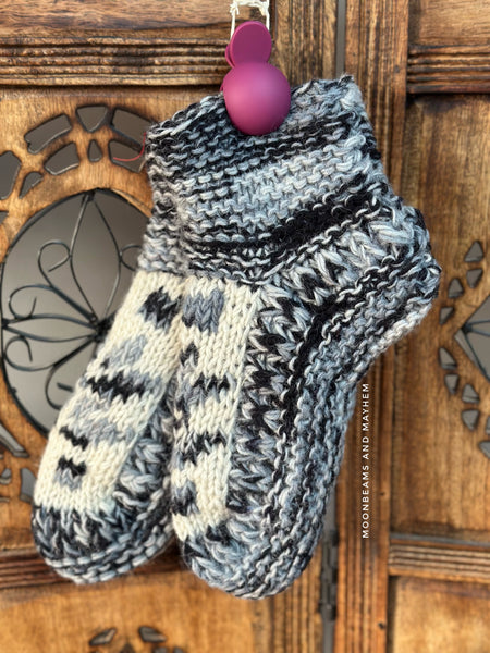 FROSTY FLUFF SNUGGLE SOCKS / SLIPPERS