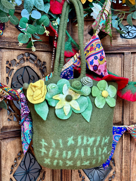 FOREST GREEN FELTED BLOSSOM BAG