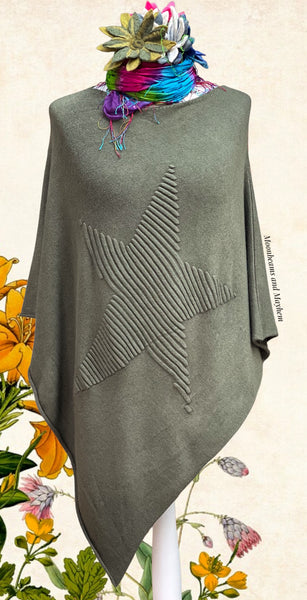 BEAUTIFUL FOREST GREEN STAR PONCHO (Reg / XL) - MoonbeamsandMayhem