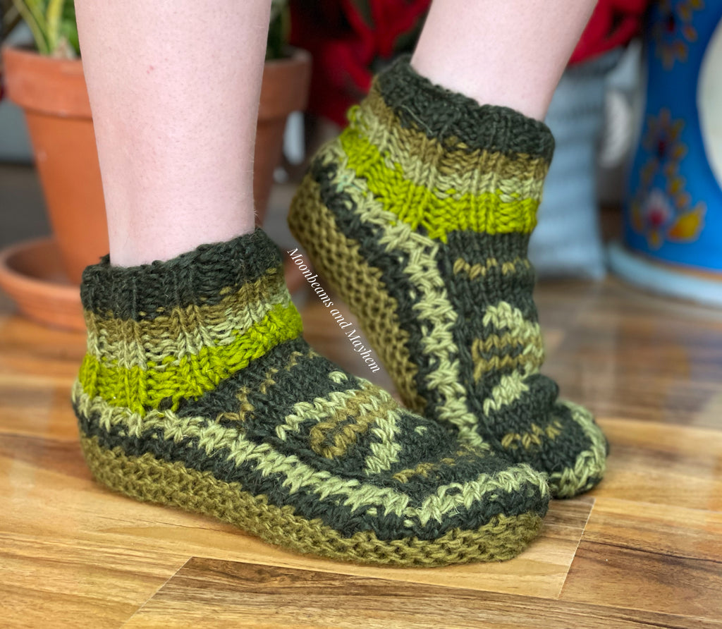 FOREST GREEN FLEECE LINED SNUGGLE SOCKS / SLIPPERS - MoonbeamsandMayhem